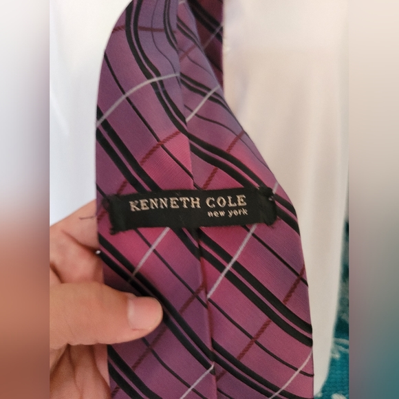 Pink Tie - Picture 3 of 3